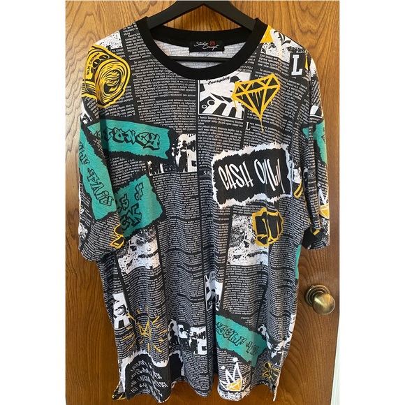 Studios Concept Newspaper Graffiti Graphic T Shirt Size L Women Men Kids Tee - Picture 1 of 5